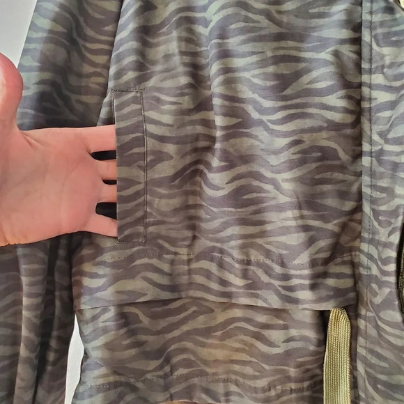 Scotch & Soda Green Tiger Printed Loose Fit Zip Jacket NWOT Size Small - Picture 7 of 11